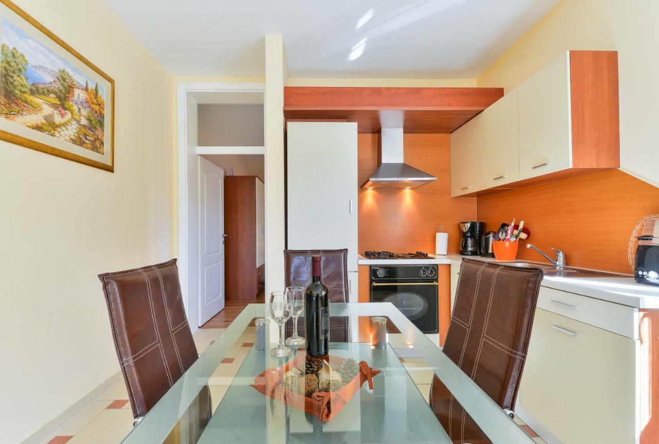 Apartments Đaković Pakoštane Buitenkant foto
