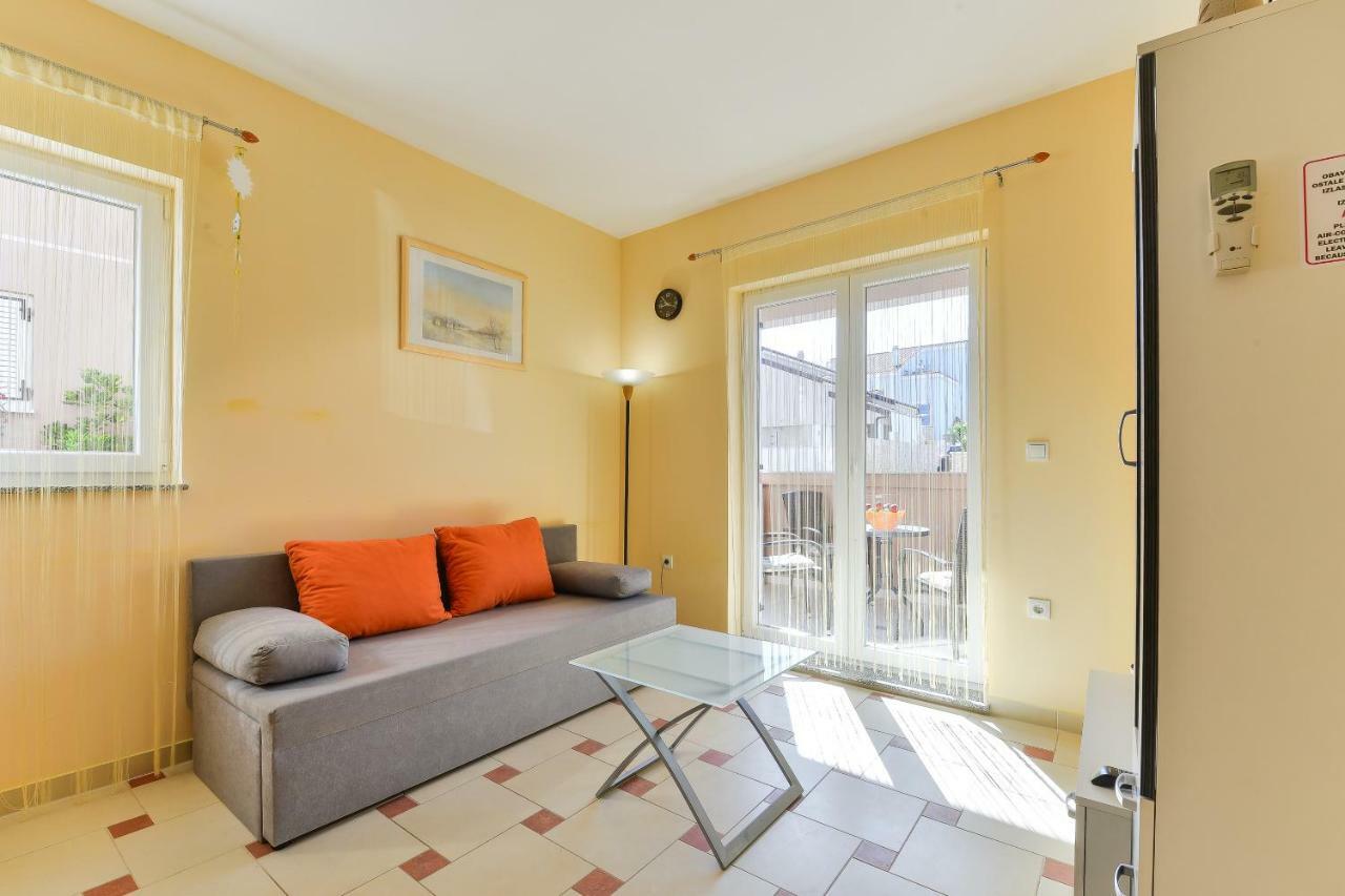 Apartments Đaković Pakoštane Buitenkant foto