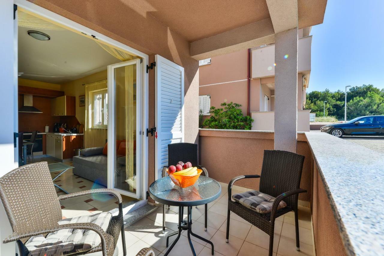 Apartments Đaković Pakoštane Buitenkant foto